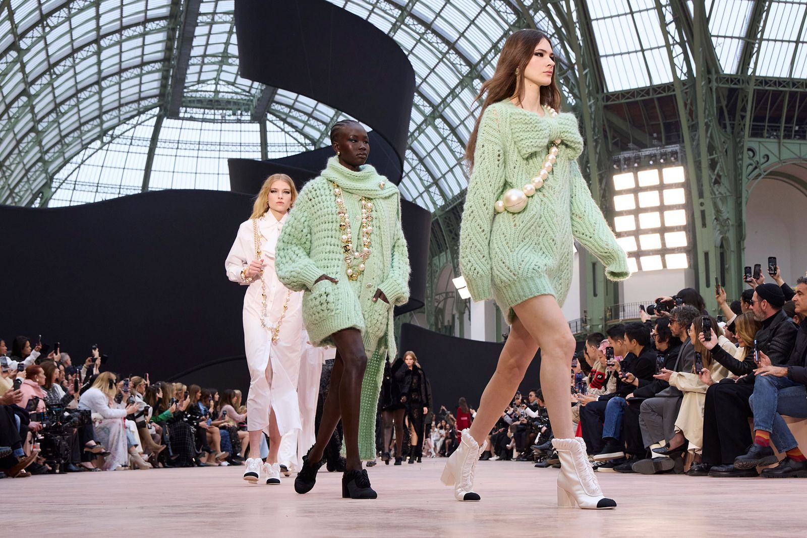 Paris Fashion Week – How Visitors Can Experience the Magic