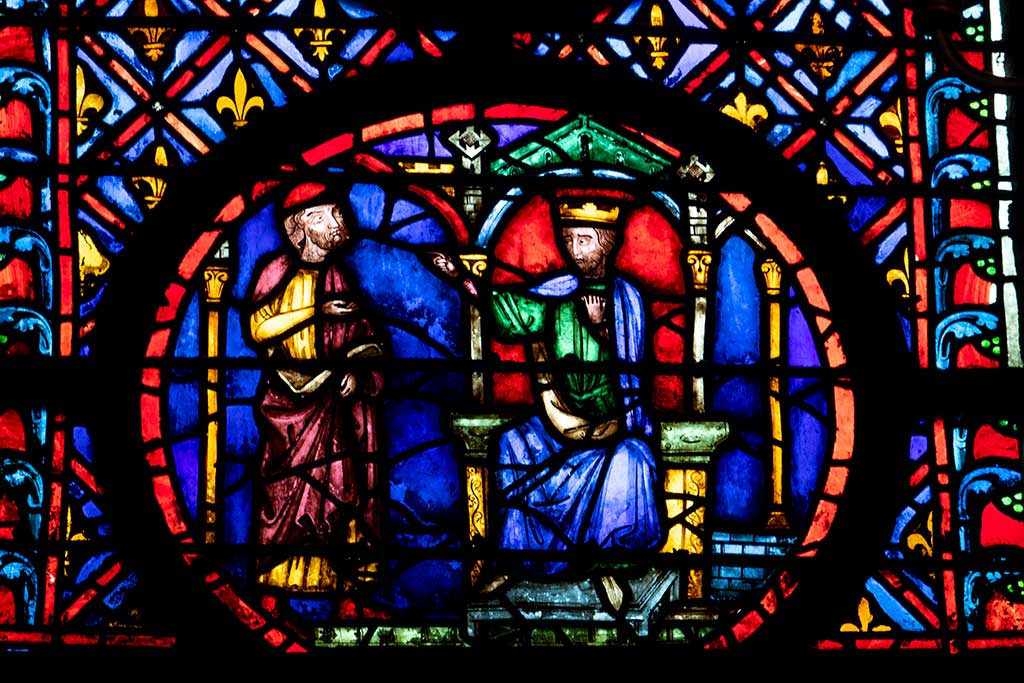 Image of stained glass in Sainte Chapelle Paris